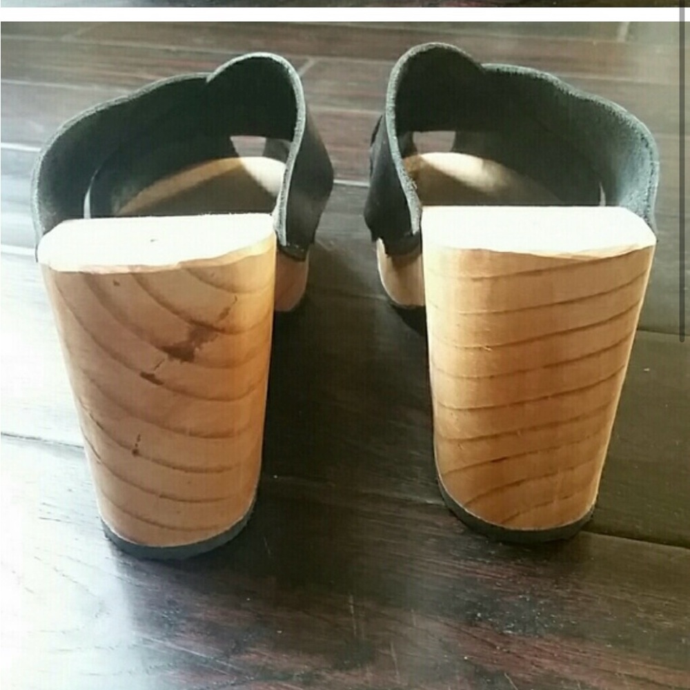 Black Leather Women's Clogs - Picture 4 of 5